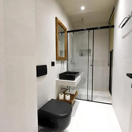 Lodge Residences By The Sea Qeparo